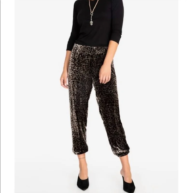 Leopard Velvet Jogger In Mti