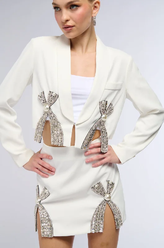 KATY EMBELLISHED CROPPED BLAZER IN WHITE